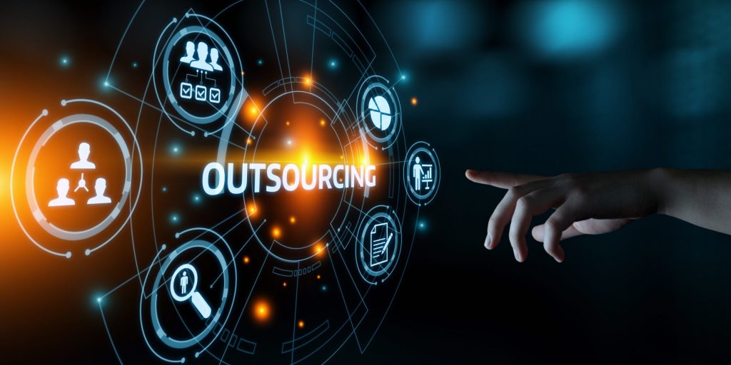 Outsourcing vs Outstaffing: Which Model Is Right for SMEs in 2025?